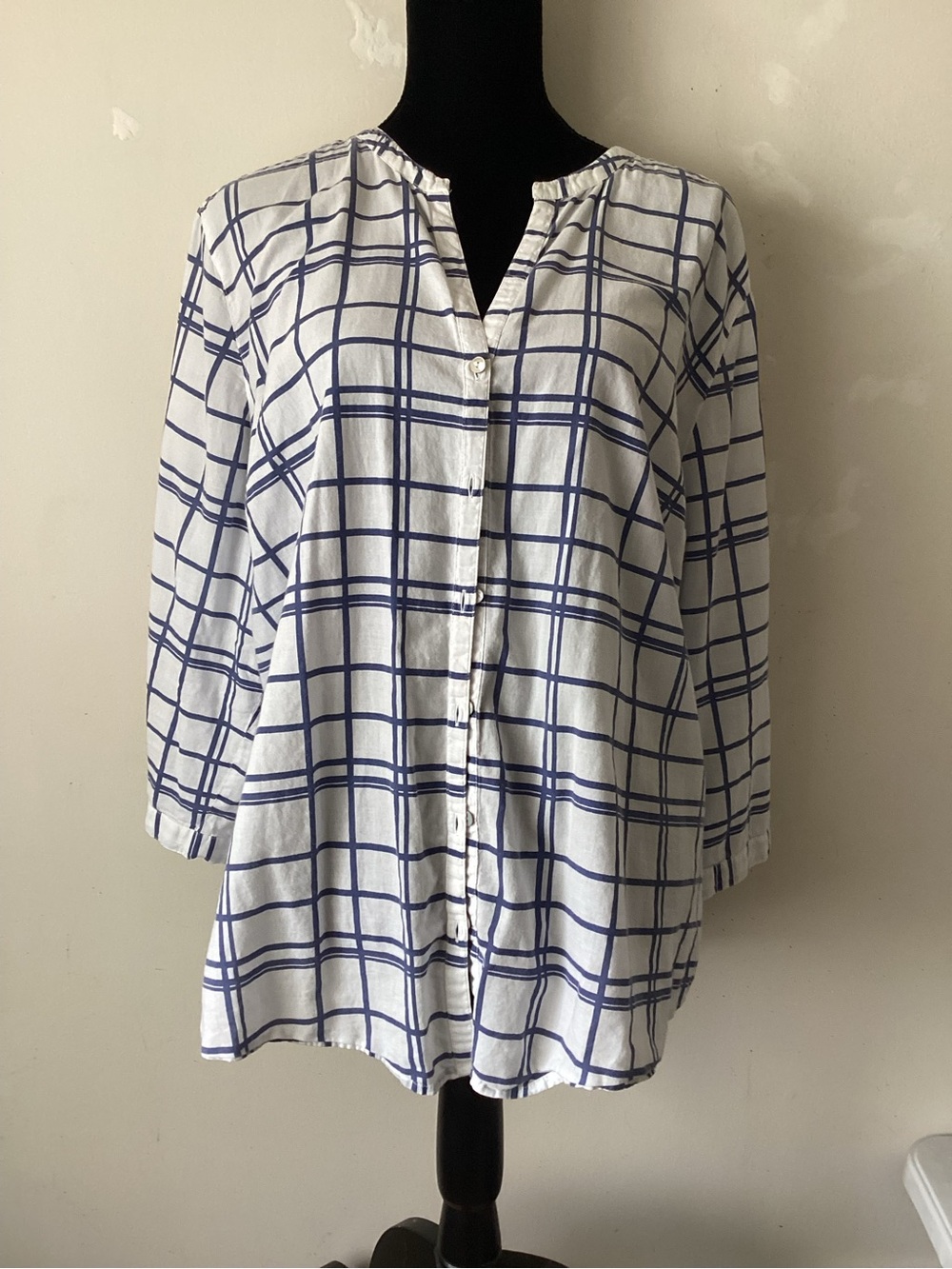 Preswick & Moore White and Blue Plaid Button-Front 3/4”inch sleeves Shirt